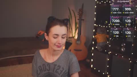 Snapshot of bananya_kitty chatting on 03/08/25, 04:39 Ellen and online show from 03/08/25, 04:39