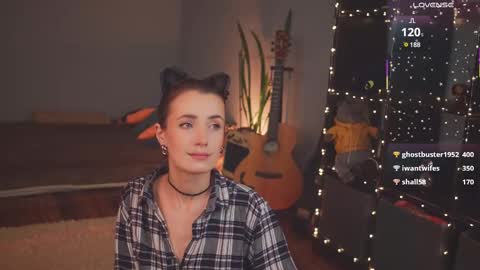 Snapshot of bananya_kitty chatting on 03/10/25, 10:24 Ellen and online show from 03/10/25, 10:24