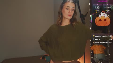 Snapshot of bananya_kitty chatting on 10/19/25, 05:02 Ellen and online show from 10/19/25, 05:02