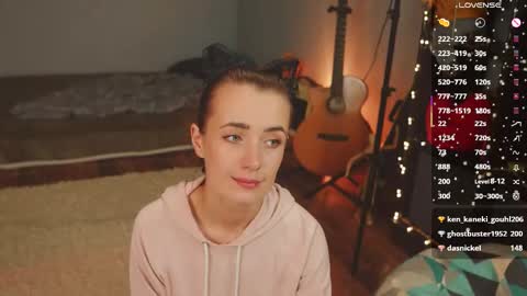 Snapshot of bananya_kitty chatting on 11/07/25, 08:42 Ellen and online show from 11/07/25, 08:42