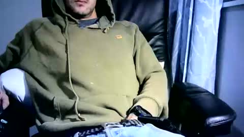 Snapshot of banginondadrumsalldaylong chatting on 10/05/25, 05:28 banginondadrumsalldaylong online show from 10/05/25, 05:28