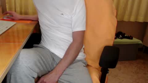       online show from 06/16/26, 06:32