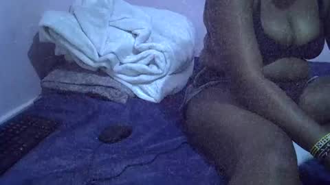 Snapshot of bantubaby chatting on 11/24/25, 07:13 bantubaby online show from 11/24/25, 07:13