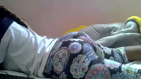 Snapshot of bantubaby chatting on 12/15/25, 10:30 bantubaby online show from 12/15/25, 10:30