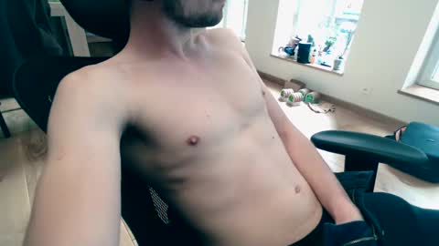 Snapshot of banzal chatting on 12/12/24, 01:39 banzak online show from 12/12/24, 01:39