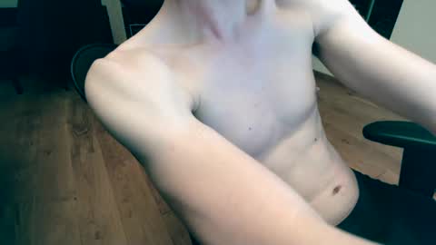 Snapshot of banzal chatting on 12/23/24, 05:32 banzak online show from 12/23/24, 05:32