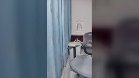 Snapshot of baomi2025 chatting on 12/15/25, 12:59 baimi online show from 12/15/25, 12:59