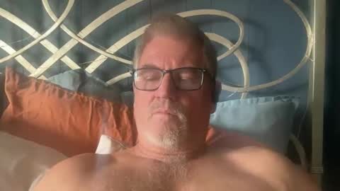 bapeter218 online show from 11/11/25, 07:25