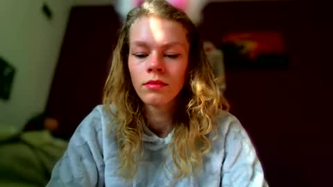 Snapshot of barbara53000 chatting on 09/23/25, 01:58 charliejones online show from 09/23/25, 01:58