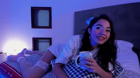 Snapshot of barbara_twerk chatting on 09/17/25, 10:22 Barbara online show from 09/17/25, 10:22