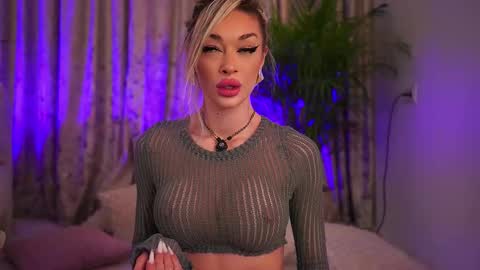Snapshot of barbaramonn_ chatting on 01/15/26, 04:00 Ana online show from 01/15/26, 04:00