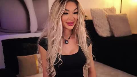 Snapshot of barbaramonn_ chatting on 02/25/26, 04:22 Ana online show from 02/25/26, 04:22