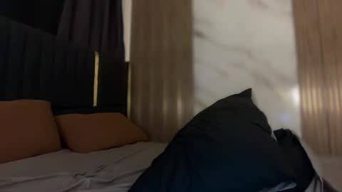 A I K O online show from 10/16/25, 07:48