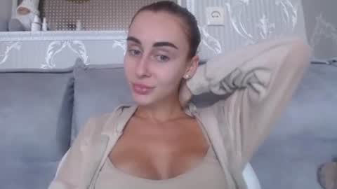 Kate online show from 09/22/25, 09:11