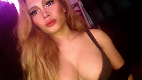 Snapshot of barbie_ivana chatting on 12/17/25, 01:55 barbei online show from 12/17/25, 01:55