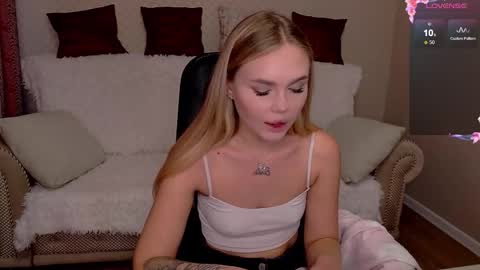 Snapshot of barbie_lillie chatting on 09/25/25, 05:44 Lilli 3 online show from 09/25/25, 05:44