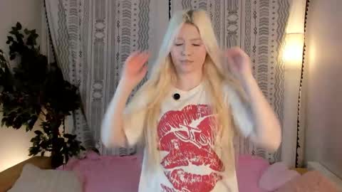 Lizzie - barbie girl . online show from 12/18/25, 07:47