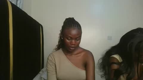 queen online show from 10/12/25, 01:04