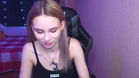 Snapshot of barbieee_doll chatting on 02/24/25, 12:05 Eva online show from 02/24/25, 12:05