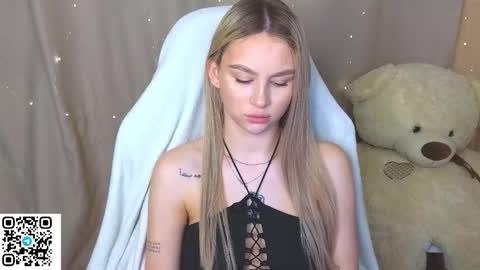 Snapshot of barbieee_doll chatting on 10/04/25, 02:15 Eva online show from 10/04/25, 02:15