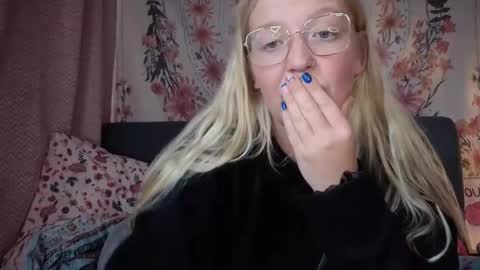 Snapshot of barbiegirl966 chatting on 10/23/25, 11:42 barbiegirl966 online show from 10/23/25, 11:42