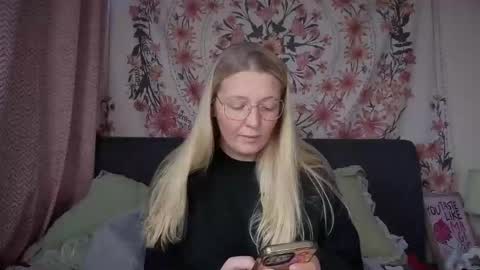 Snapshot of barbiegirl966 chatting on 12/05/25, 09:40 barbiegirl966 online show from 12/05/25, 09:40