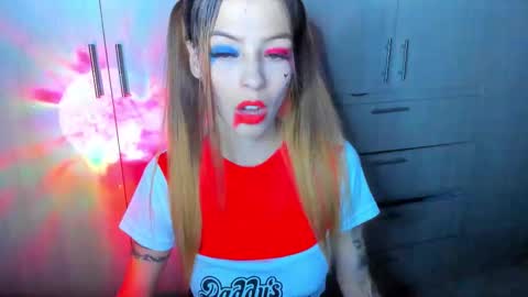 Snapshot of barbiie_5 chatting on 11/02/25, 04:04 Barbie online show from 11/02/25, 04:04