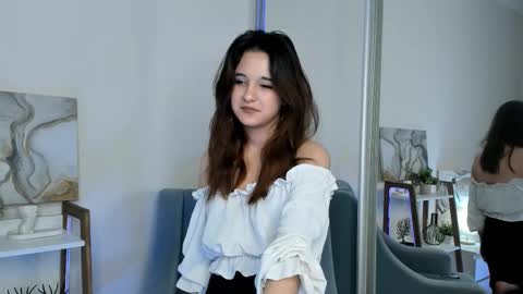 Snapshot of barbramcknight chatting on 02/28/26, 01:12 Darby online show from 02/28/26, 01:12