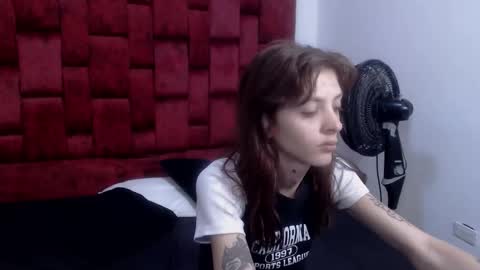 Snapshot of barby_jones25 chatting on 12/17/25, 11:27 Barby online show from 12/17/25, 11:27