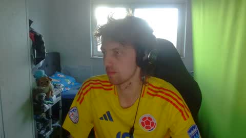 Snapshot of barca200 chatting on 06/12/26, 05:06 barca200 online show from 06/12/26, 05:06