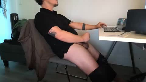 Snapshot of bardamu333333 chatting on 10/30/25, 12:01 bardamu333333 online show from 10/30/25, 12:01