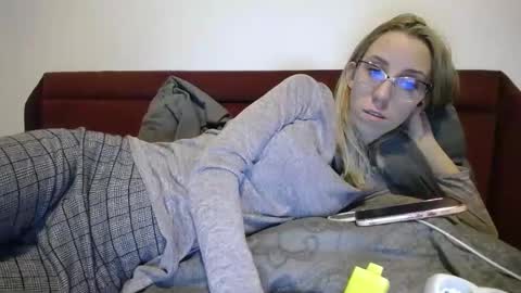 Snapshot of barelylegalblondy chatting on 01/29/25, 07:11 Lena online show from 01/29/25, 07:11