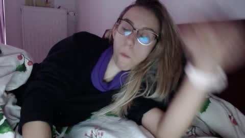 Snapshot of barelylegalblondy chatting on 02/05/26, 09:03 Lena online show from 02/05/26, 09:03