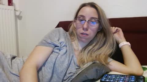 Snapshot of barelylegalblondy chatting on 02/14/26, 05:21 Lena online show from 02/14/26, 05:21