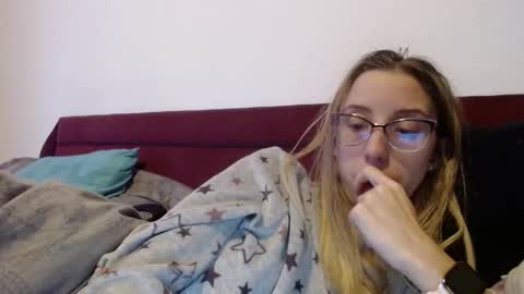 Snapshot of barelylegalblondy chatting on 03/05/26, 09:05 Lena online show from 03/05/26, 09:05