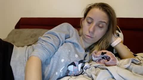 Snapshot of barelylegalblondy chatting on 03/10/26, 06:24 Lena online show from 03/10/26, 06:24