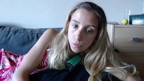 Snapshot of barelylegalblondy chatting on 06/24/26, 06:45 Lena online show from 06/24/26, 06:45