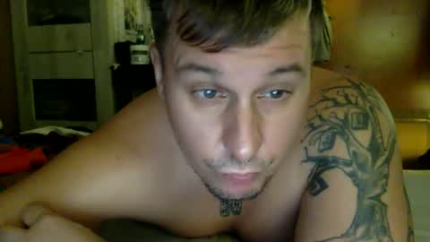 Snapshot of barli89x chatting on 11/21/25, 01:37 barli89x online show from 11/21/25, 01:37