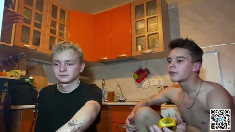 Snapshot of barney_kevin chatting on 12/02/24, 06:32 Fansly Barney and Kevin T online show from 12/02/24, 06:32