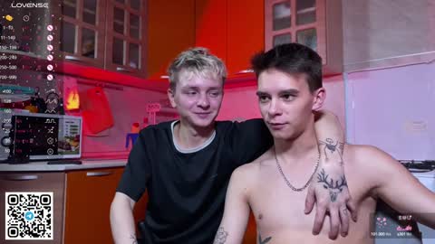 Snapshot of barney_kevin chatting on 12/03/24, 06:17 Fansly Barney and Kevin T online show from 12/03/24, 06:17