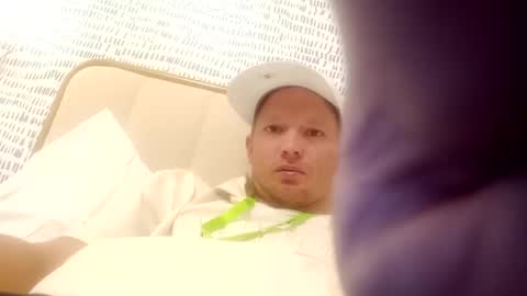 Snapshot of barniemay1 chatting on 01/08/25, 08:06 barniemay1 online show from 01/08/25, 08:06