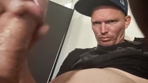 Snapshot of barniemay1 chatting on 03/08/25, 03:02 barniemay1 online show from 03/08/25, 03:02