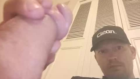 Snapshot of barniemay1 chatting on 10/23/25, 02:22 barniemay1 online show from 10/23/25, 02:22