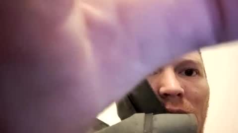 Snapshot of barniemay1 chatting on 12/19/25, 11:39 barniemay1 online show from 12/19/25, 11:39