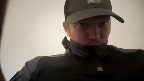 Snapshot of barniemay1 chatting on 02/25/26, 11:20 barniemay1 online show from 02/25/26, 11:20