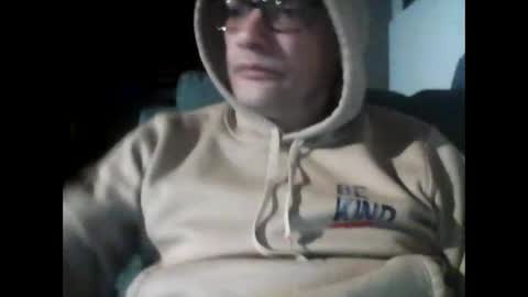 Snapshot of barry8051 chatting on 11/30/25, 12:14 barry8051 online show from 11/30/25, 12:14