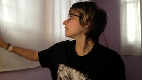 Snapshot of basilbbb chatting on 03/17/26, 12:04 basil online show from 03/17/26, 12:04