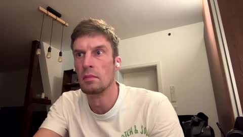 Snapshot of basst23 chatting on 01/05/25, 09:47 basst23 online show from 01/05/25, 09:47