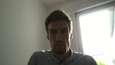 Snapshot of basst23 chatting on 09/18/25, 09:44 basst23 online show from 09/18/25, 09:44