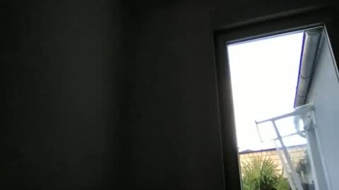 Snapshot of basst23 chatting on 11/17/25, 08:42 basst23 online show from 11/17/25, 08:42